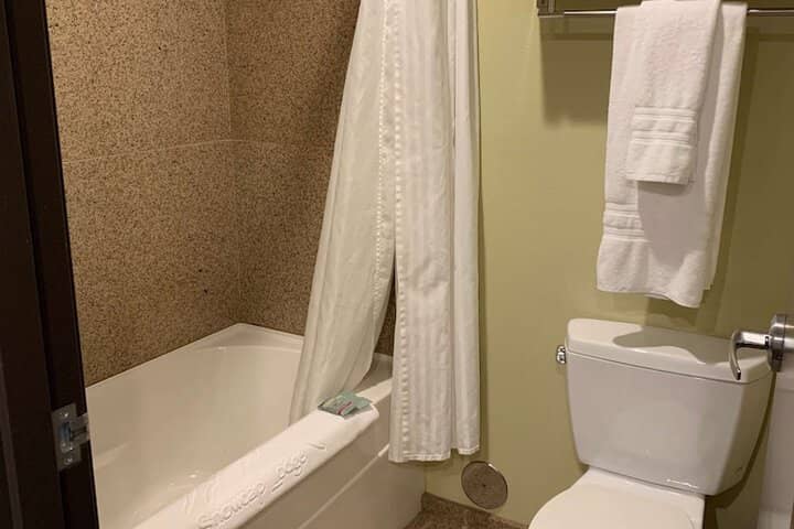 Room 28 of 41
